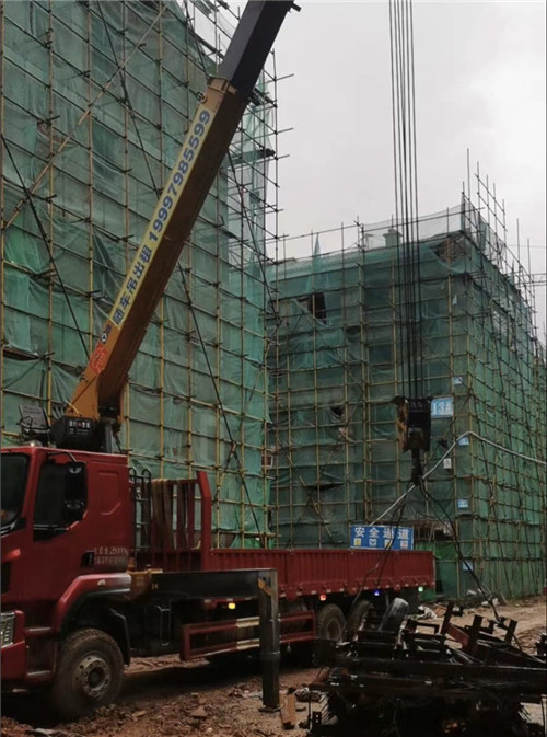 汉阴县“慢工细活”—— 吊车的 “微动控制” 技术